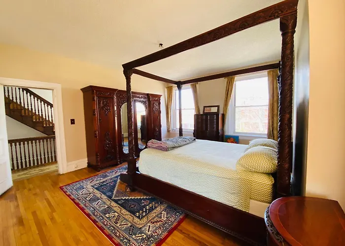 Carrick Castle Homestay Pittsburgh